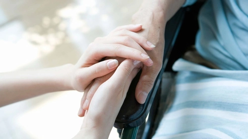 Pensia de handicap pentru bolnavii de cancer! Iată cine are dreptul și ce acte sunt necesare!