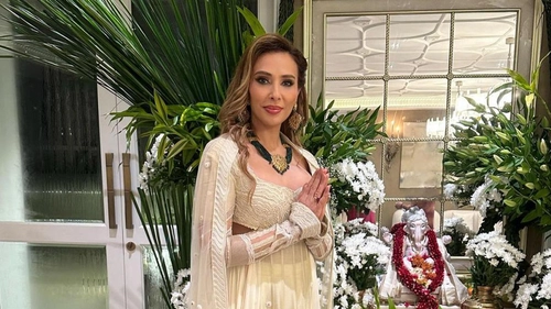 Iulia Vântur, apariție spectaculoasă la o nuntă în Maldive. Vedeta a făcut furori într-o rochie vaporoasă