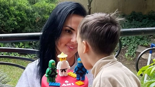 Alexandru, fiul cel mic al lui Ștefan Bănică, a împlinit 6 ani. Lavinia Pîrva a publicat imagini rare de familie