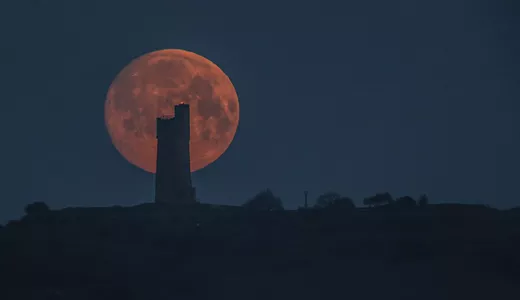 Luna roz în aprilie 2024 explozie de schimbări pentru zodii. Trei ritualuri secrete care îți aduc beneficii