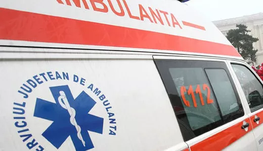 Accident rutier în județul Iași. Un autoturism a intrat în coliziune cu un triciclu. Patru persoane au ajuns la spital