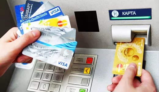 Vor fi schimbate cardurile bancare ale românilor. Iată băncile care au adoptat noua lege