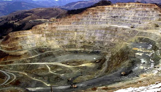 Roșia Montană Gold Corporation a cerut României să îi prelungească cu 5 ani durata licenței. Compania canadiană a denunțat controale abuzive ale ANAF