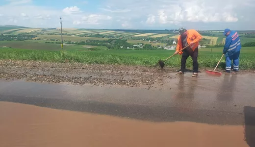Ploile torențiale au creat din nou probleme în județul Iași. Iată sectoarele de drum afectate