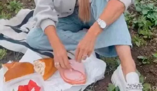 O cunoscută cântăreață din România a mâncat parizer pe marginea drumului Cum a fost filmată vedeta 8211 VIDEO
