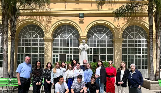 Un grup de elevi de la Colegiul Național Pedagogic 8222Vasile Lupu8221 din Iași mobilitate de studiu în Roma 8211 FOTO