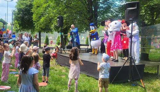 Peste 200 de copii au sărbătorit Ziua Copilului la Antibiotice în Parcul Prieteniei a