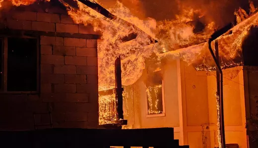 Doi bătrâni din Gura Humorului au rămas fără casă după un incendiu devastator s-a produs