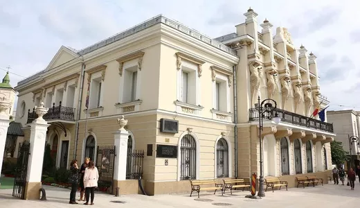 AMPRENTE  Imersiuni Vizuale pe simeze la Muzeul Unirii din Iași