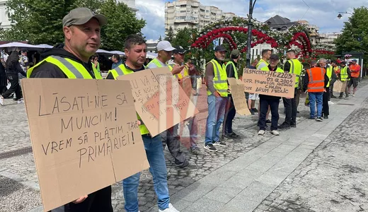 Nou protest al angajaților dezvoltatorului Lucian Caras în fața Primăriei Iași 8222Ne-ați condamnat la faliment și sărăcie8221 8211 FOTO