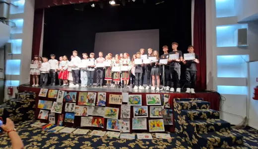 Gala festivă de încheiere a celei de-a XIV-a ediții a Proiectului Național Ambasadorii Unirii la Iași 8211 FOTO