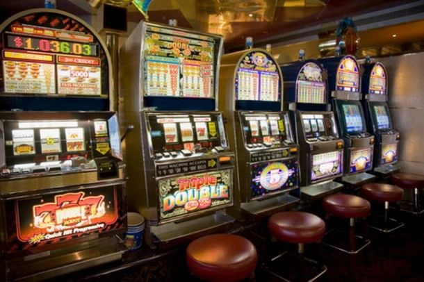 mai multe aparate de jocuri de noroc