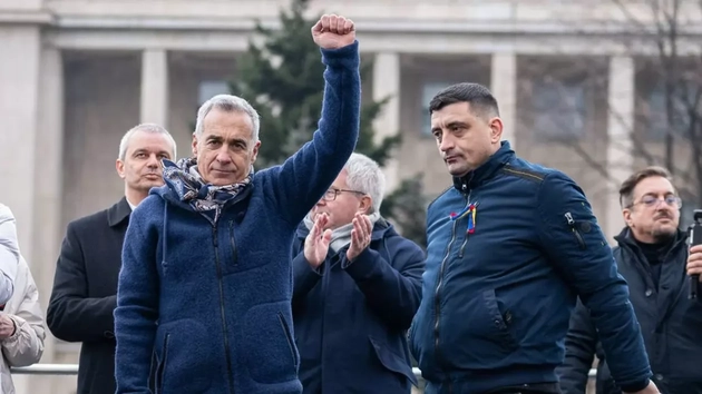 George Simion și Călin Georgescu au mers împreună la secția de votare pentru turul 2 al alegerilor prezidențiale
