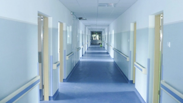 Fenomen alarmant în România! Numărul persoanelor dependente de acest aparat s-a dublat în ultimul an. Cauza e o afecțiune aparent banală
