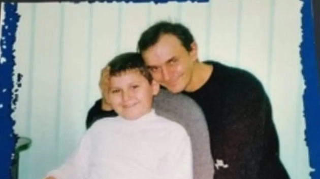 Tată și fiu au murit după ce s-au aruncat de la etajul zece al unui bloc din Arad. O tragedie care ridică semne de întrebare