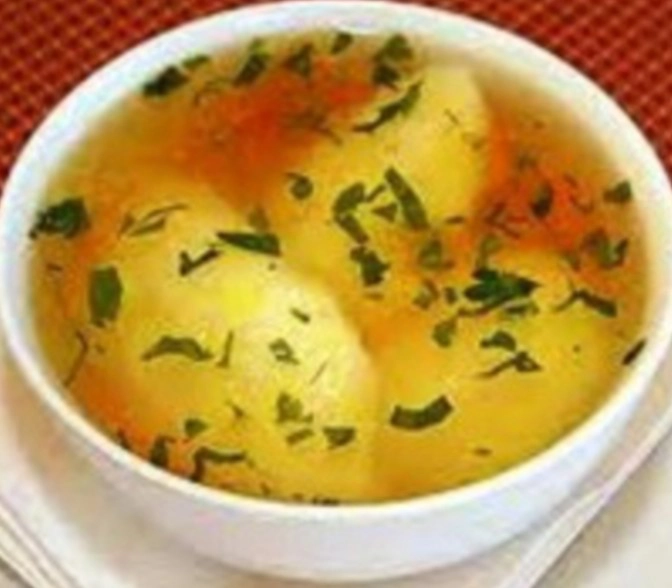 farfurie cu supa cu galuste de gris