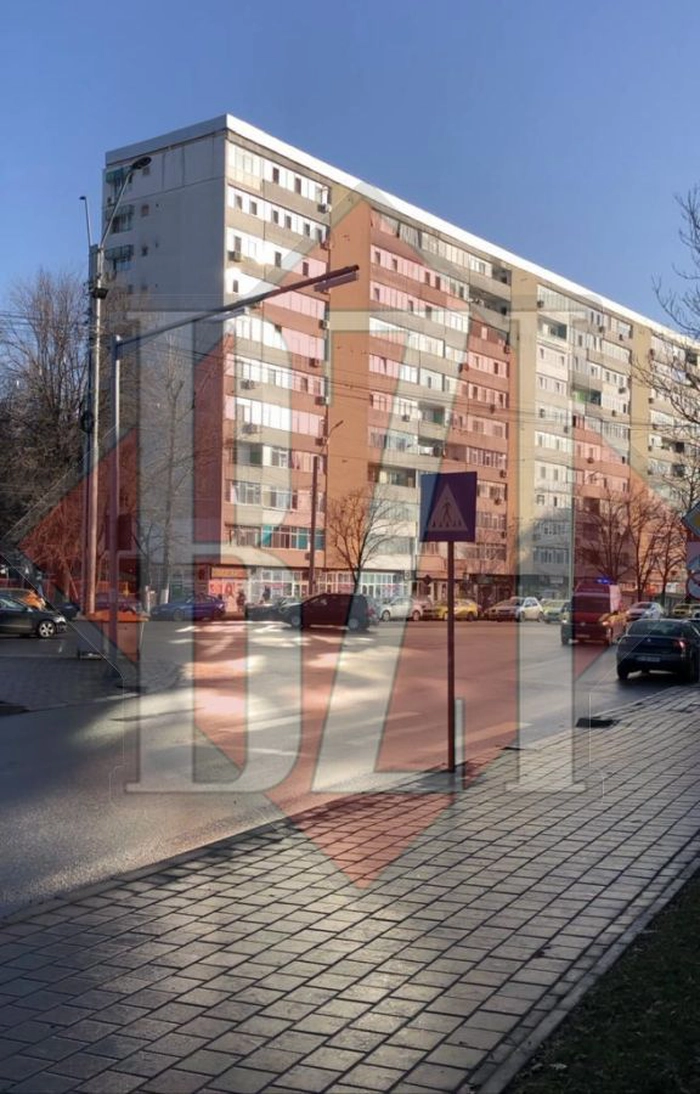 masina afla in intersectia stazii Vasile Lupu