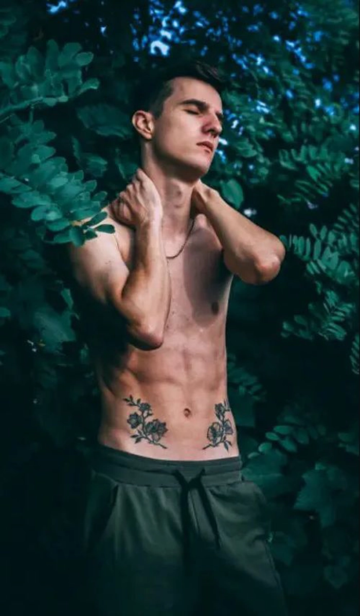 tatuaj in oglinda
