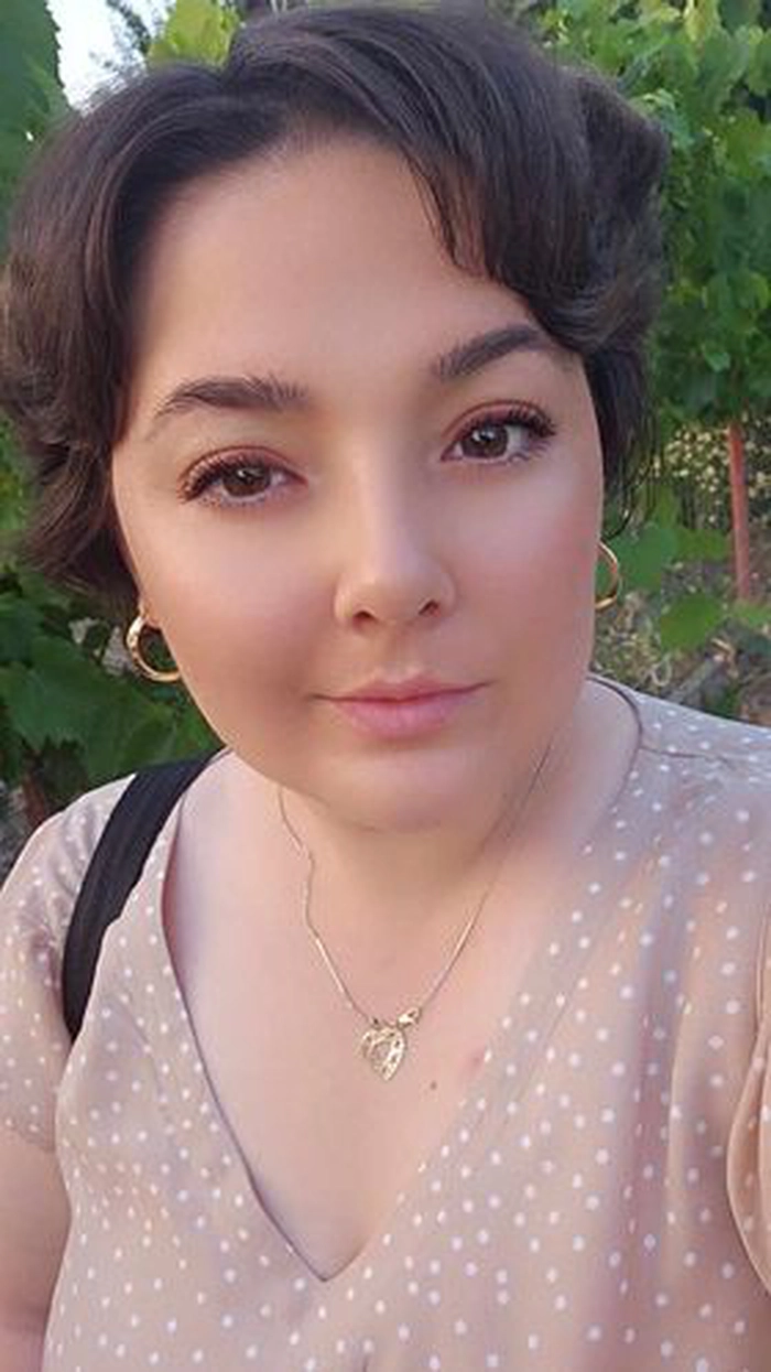  poză cu tânăra ieșeancă în vârstă de 26 de ani, care a primit un transplant de celule stem