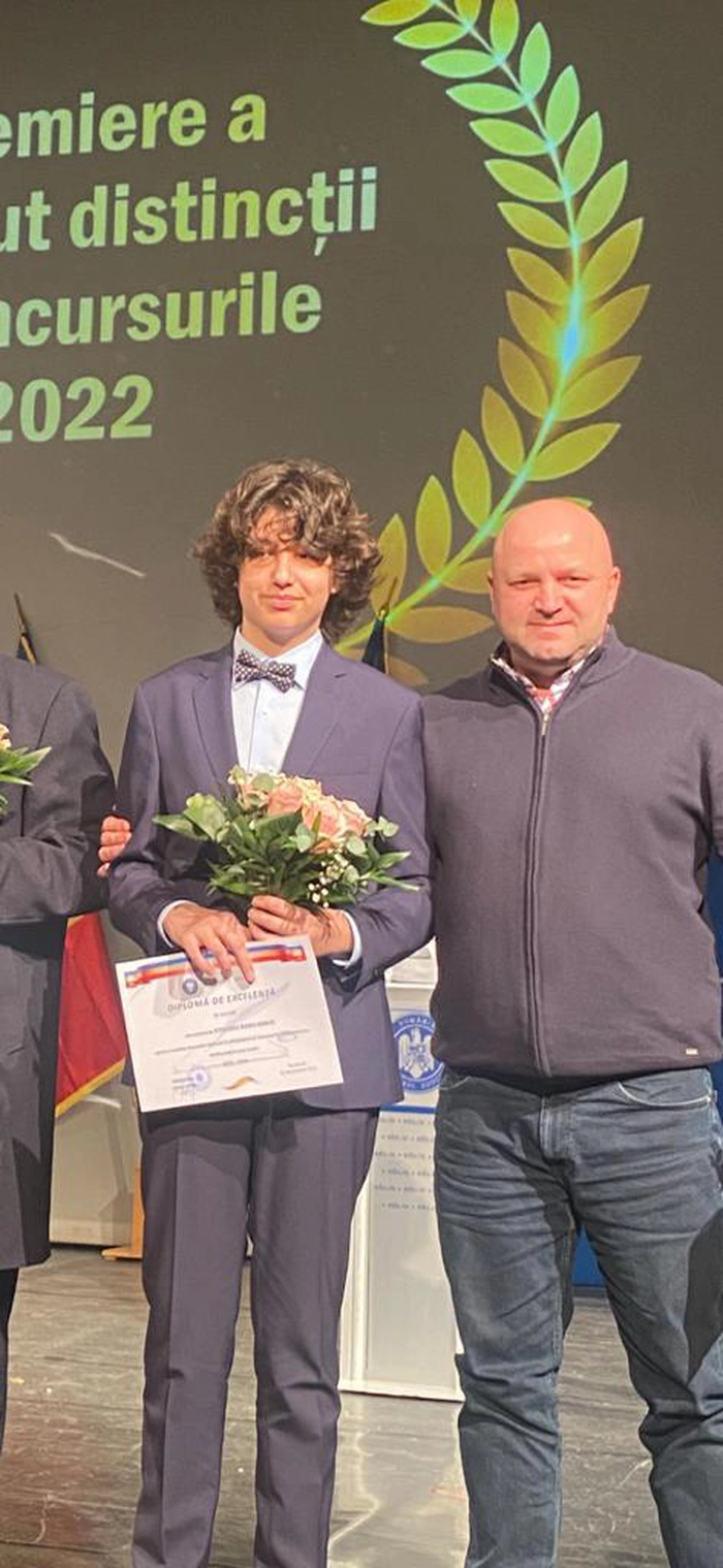 Radu-Ionut Stoleriu, alaturi de profesorul lui, Catalin Budeanu
