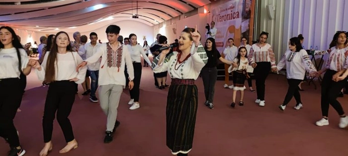o poză din timpul evenimentului caritabil organizat de către părintele Dan Damaschin