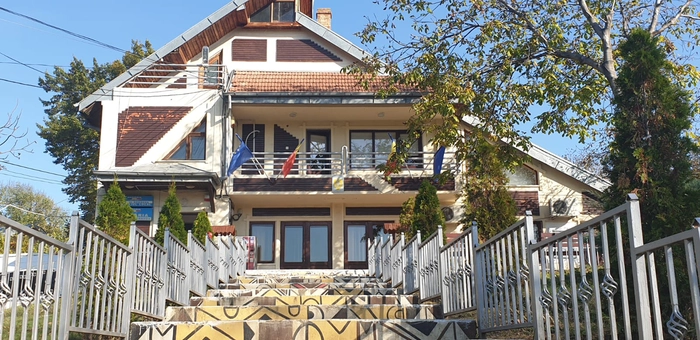 cladire primaria Barnova