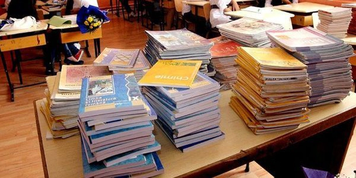 Tancuri cu manuale