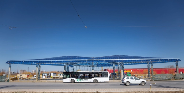 autobuz ce trece pe langa centrul intermodal tutora