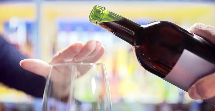 Alcool în pahar
