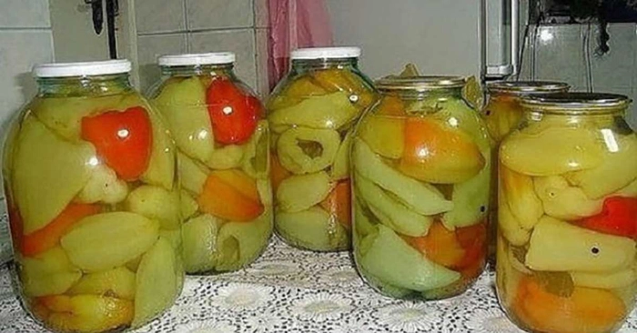 ardei grași cu sare la borcan pentru iarnă