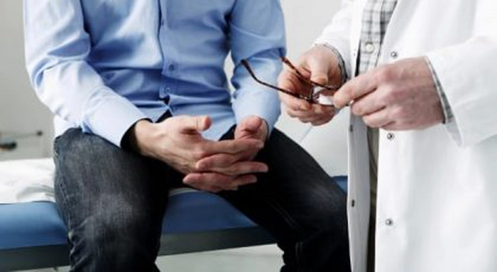 persoană la control la medic