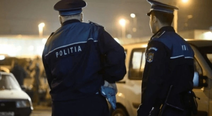 doi agenti de politie