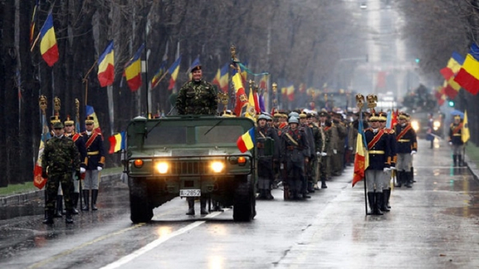 parada militara, steagul Romaniei, tricolor, soldati