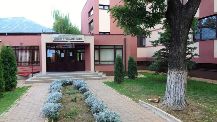  Intrare la Grădinița cu program prelungit nr.4