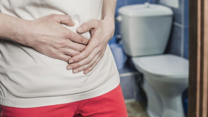 persoana care acuza dureri de stomac