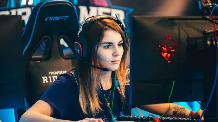  o femeie gamer