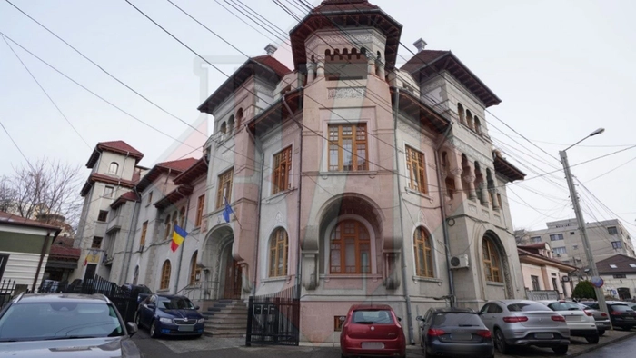  poza ansamblu cu cladirea Parchetului de pe langa Judecatoria Iasi