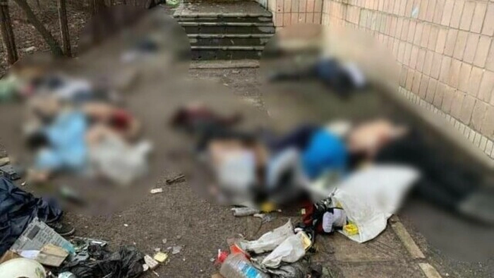 crimele asupra civililor din Bucea, imagine ce arata trupurile unor ucraineni omorati de armata rusa in Bucea