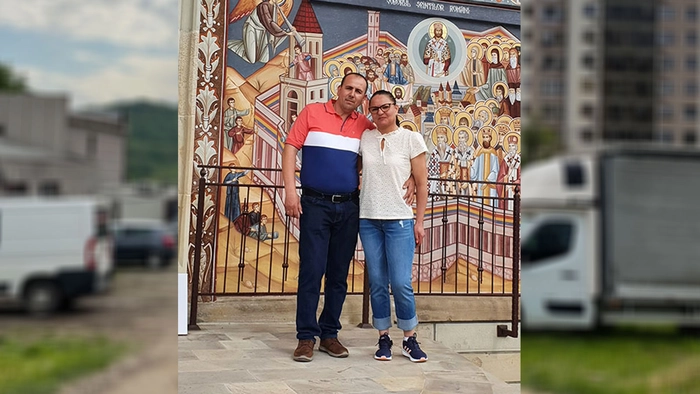 Costel și Geanina Avram dețin un teren pe care l-au tranformat într-o parcare ilegală