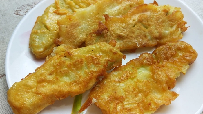 dovlecei pane de post pe farfurie