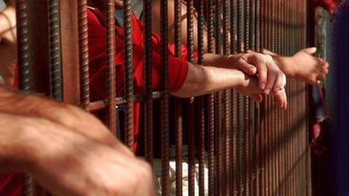un gardian din penitenciar