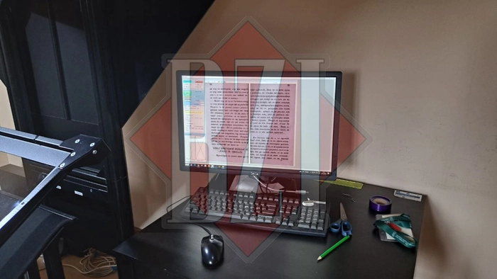 calcultor pe o masa