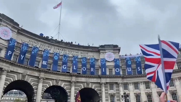 o poză de la încoronarea regelui Charles