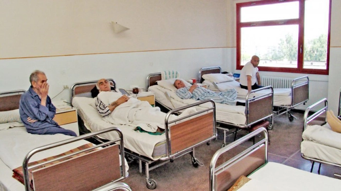 o imagine dintr-un salon de spital