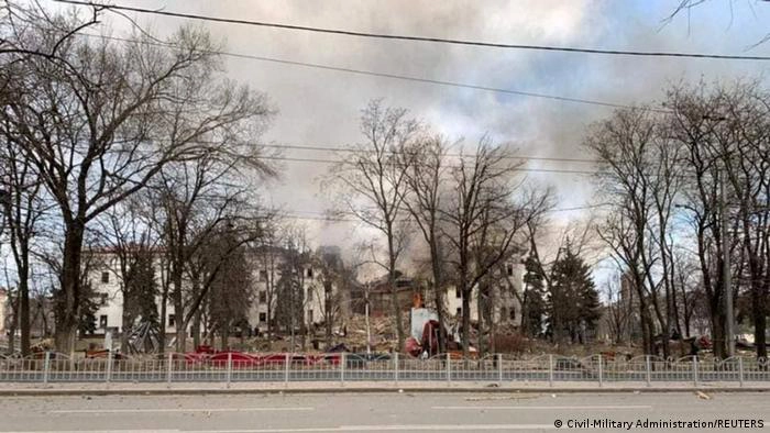 trupele ruse pro-ruse Mariupol, teatrul din Mariupol distrus de rusi