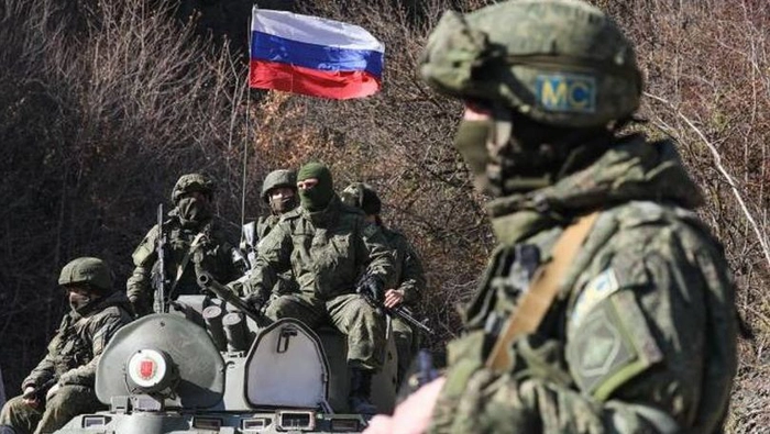 atacaţi de armata rusă, militari rusi, drapel al Rusiei, tanc rusesc