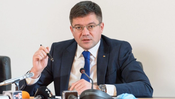 Costel Alexe vorbind la microfon