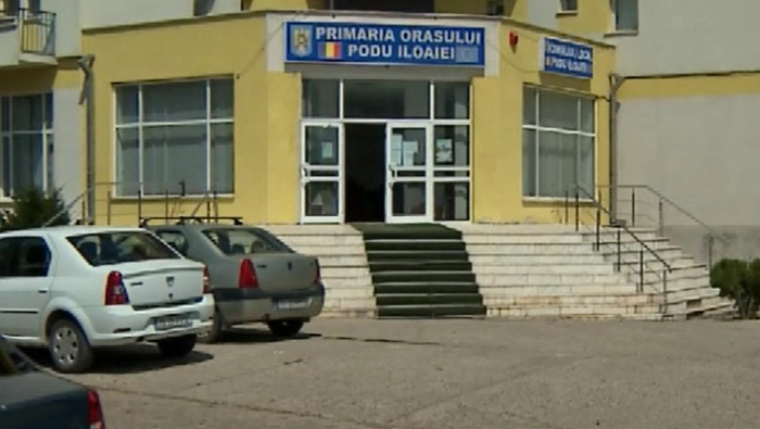  primaria podu Iloaiei poza ansamblu