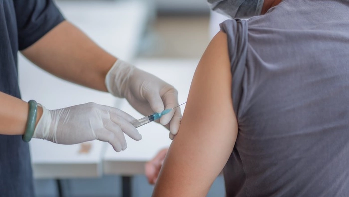 o persoana care se vaccineaza impotriva covid