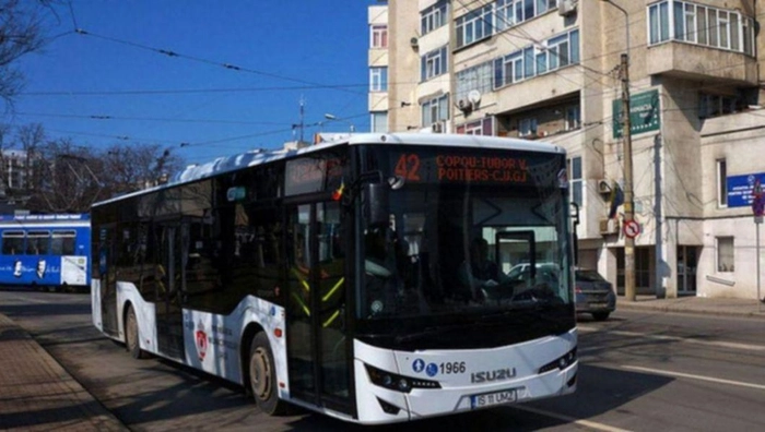  autobuz alb isuzu de la CTP Iasi